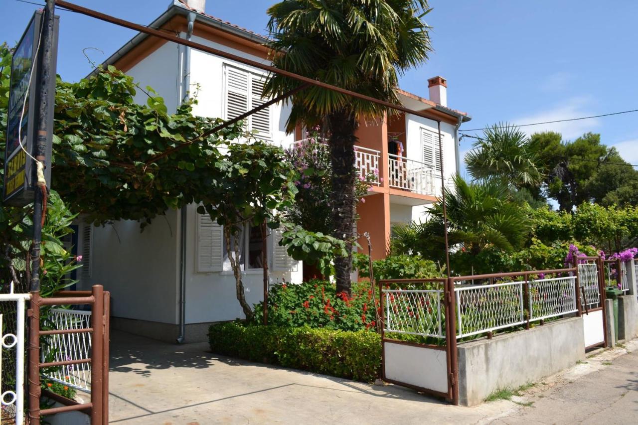 Danica Apartman Apartment